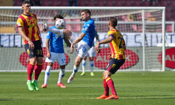 Razvan Marin of Empoli FC in action against Roberto Piccoli of US Lecce during US Lecce vs Empoli FC, Italian soccer Ser