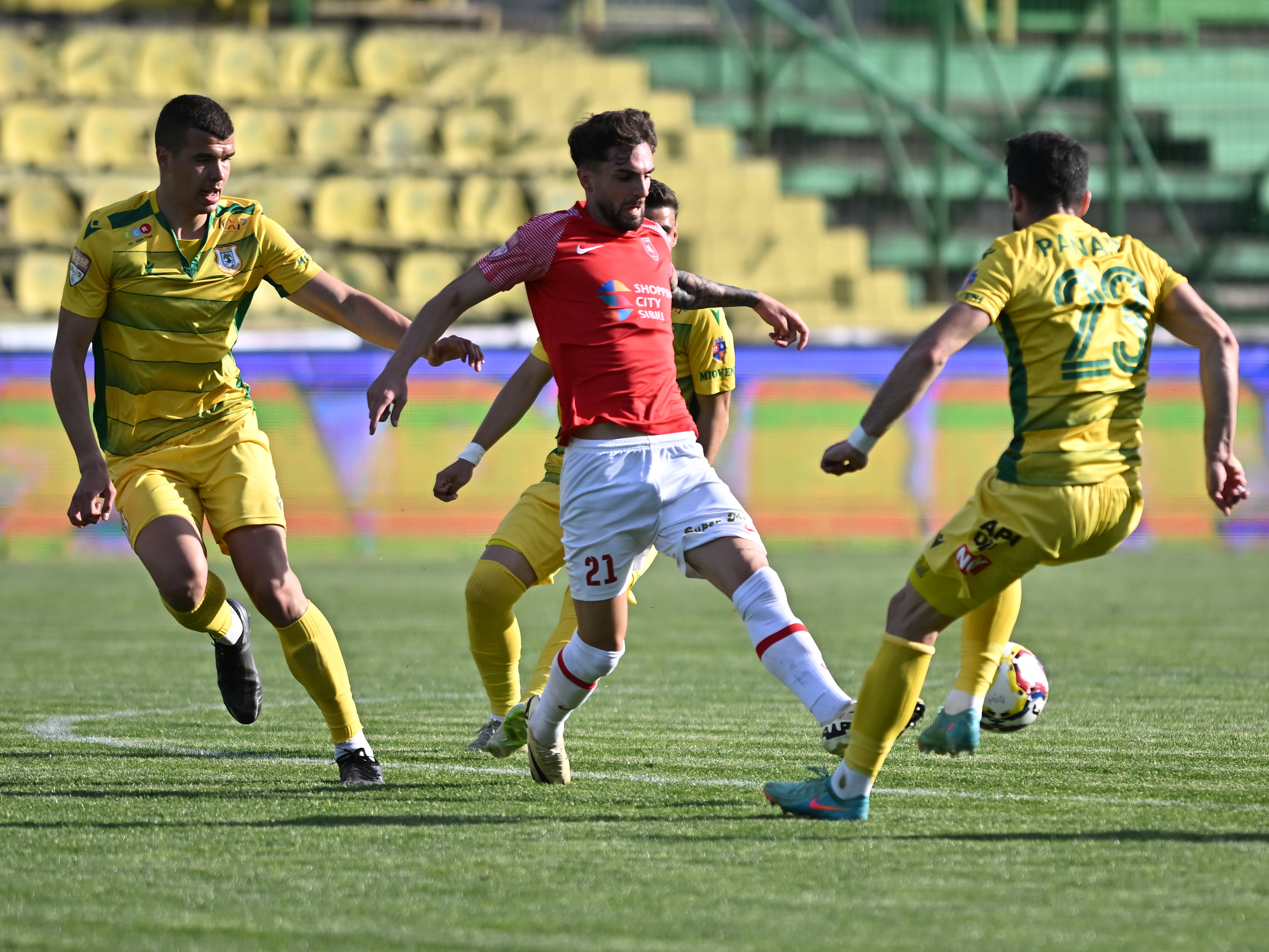CS Mioveni - CSC Șelimbăr 0-0. Echipa lui Claudiu Niculescu a rămas pe locul secund în play-off-ul din Liga 2