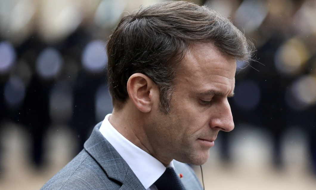 Le président de la République française Emmanuel Macron reçoit le Premier ministre de la République de Slovénie Robert Golob pour un déjeuner de travail au palais présidentiel de l'Elysée à Paris