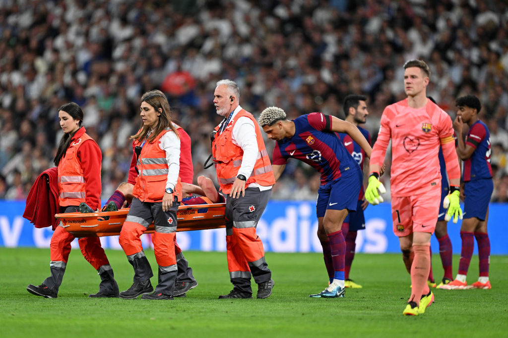 A plâns în hohote și a ieșit de pe teren cu targa în Real Madrid - Barcelona, iar acum medicii au dat verdictul