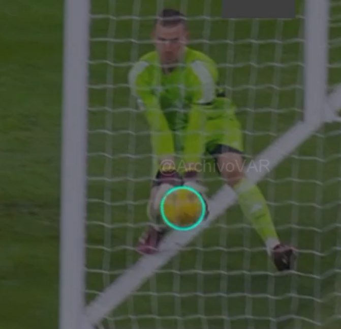 Arbitrul celebru pentru ”golul fantomă” din Real Madrid - Barcelona va conduce din nou El Clasico