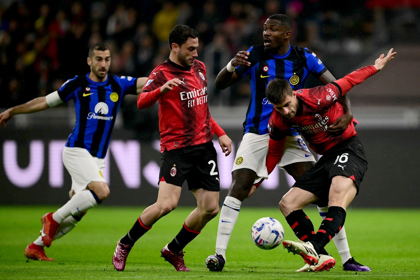 AC Milan - Inter 1-2, ACUM, pe DGS 1. ”Nerrazurii”, la un pas de câștigarea titlului în ”Derby della Madonnina”