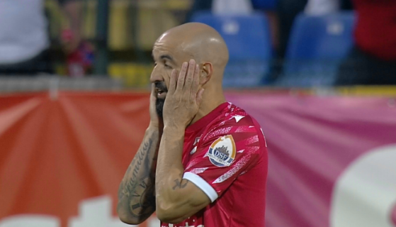 Stupoare! Dinamo și-a marcat în propria poartă și a așteptat 6 minute să bată un penalty. Ce a urmat