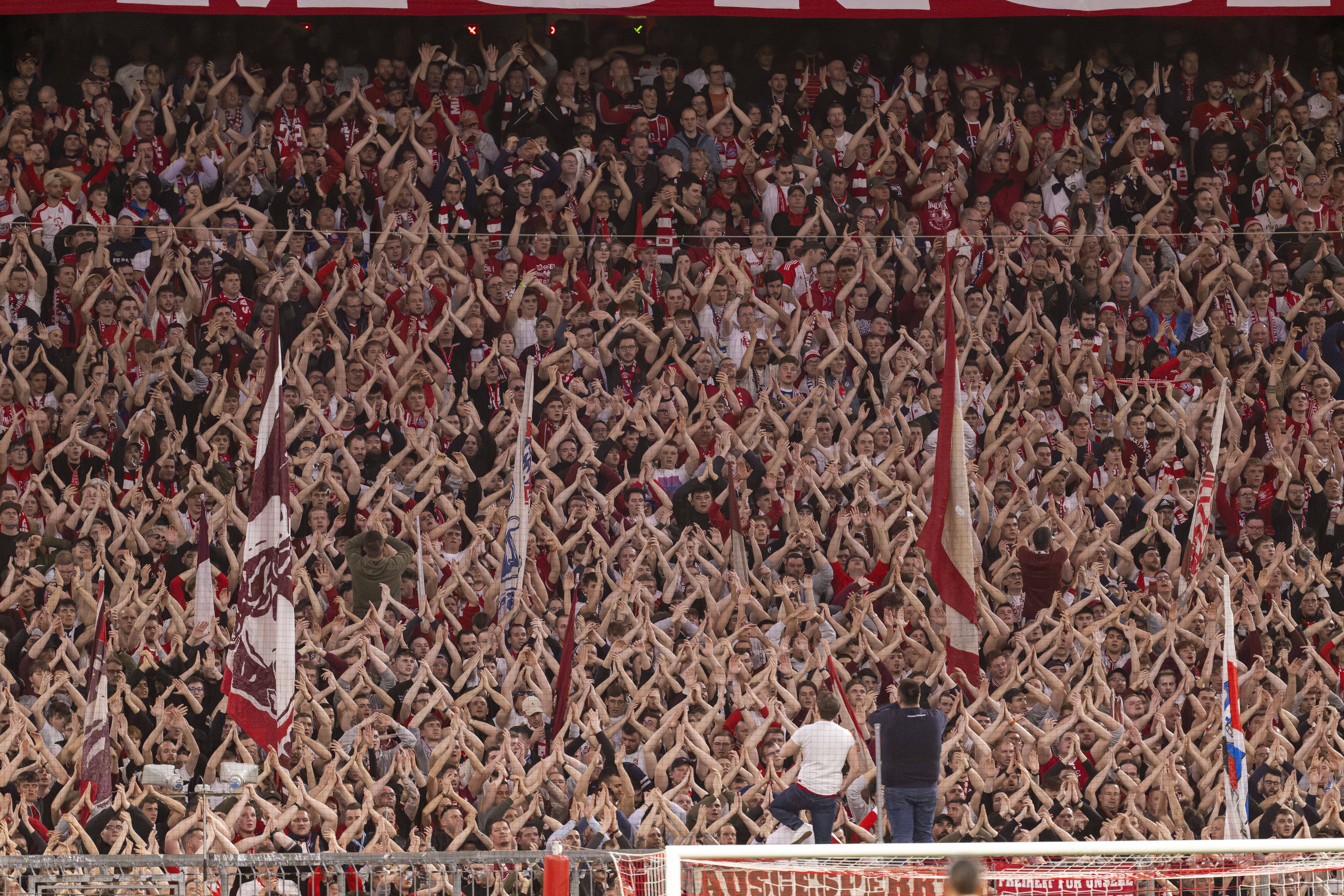 Record! 500.000 de cereri de bilete au fost făcute pentru un singur meci de Champions League