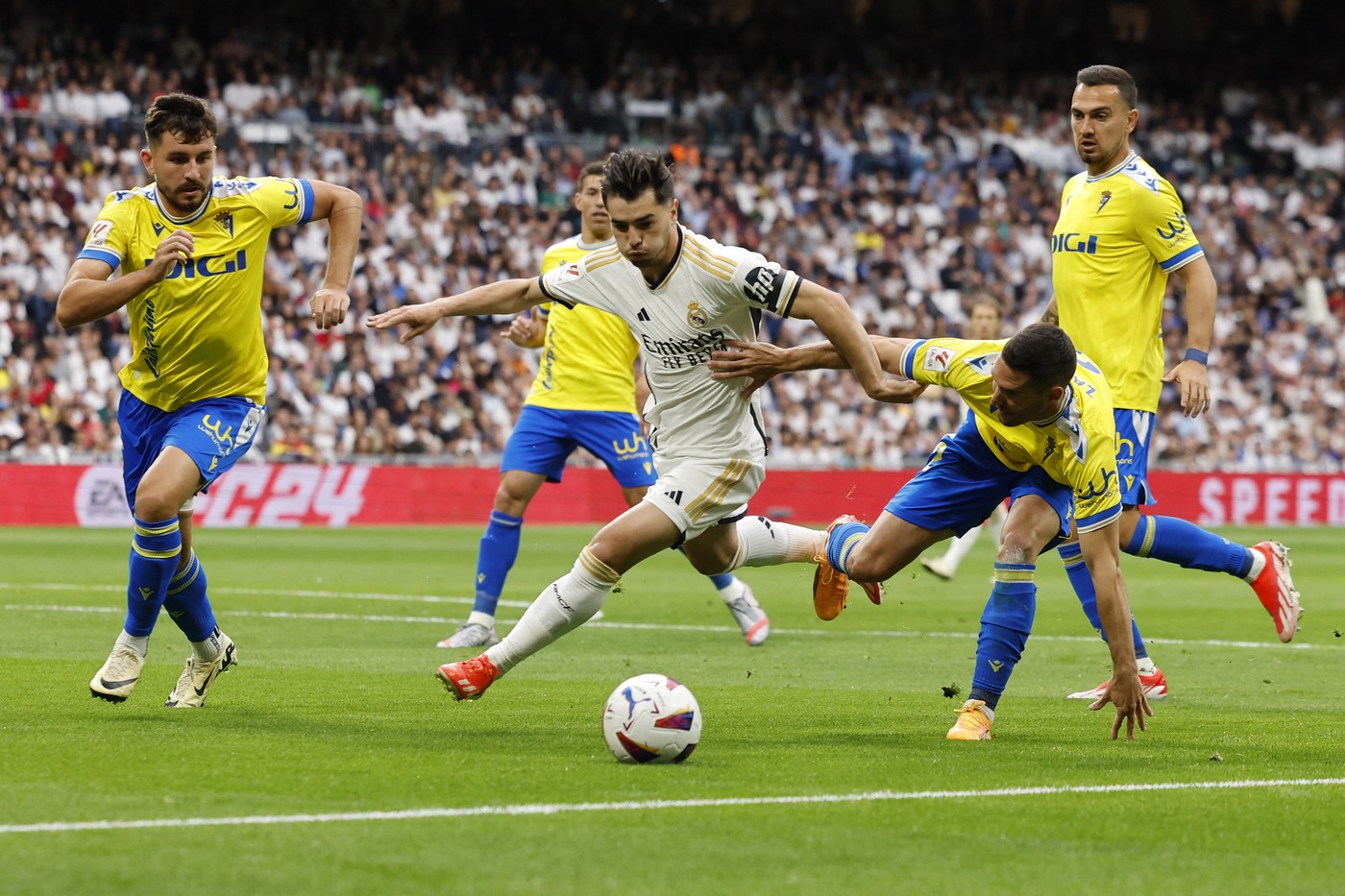 Real Madrid - Cadiz 3-0. ”Galactii”, aproape de cucerirea titlului. Așteaptă meciul Barcelonei cu Girona