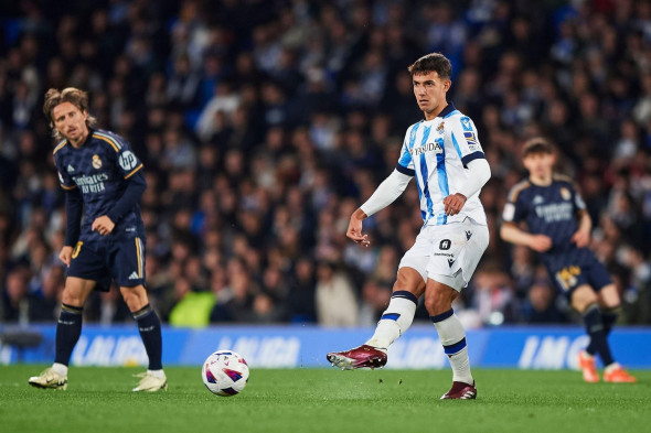 Martin Zubimendi of Real Sociedad with the ball during the LaLiga EA Sports match between Real Sociedad and Real madrid CF at Reale Arena Stadium on A