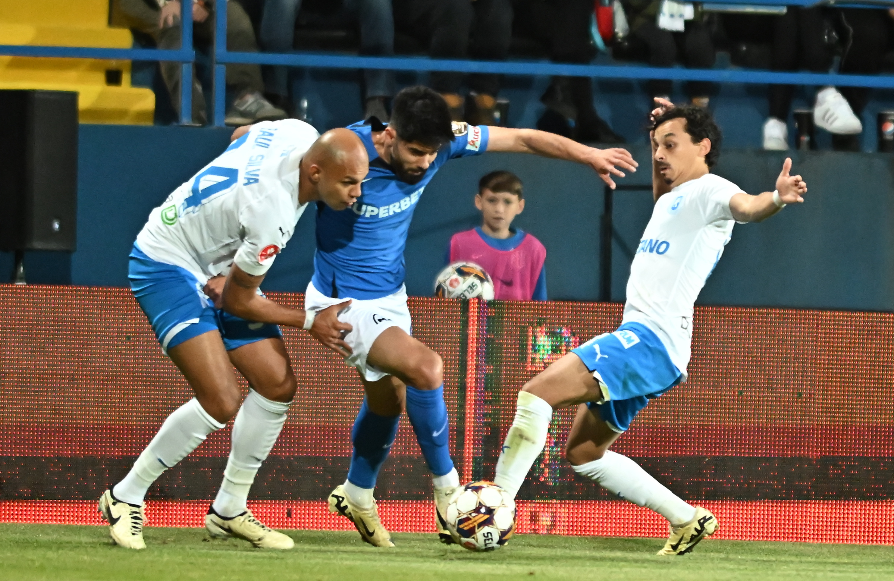 Farul - Univ. Craiova 3-3. Oltenii au revenit spectaculos de la 0-3 și rămân în cursa pentru locul 2