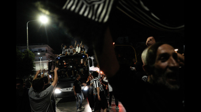 PAOK a câștigat titlul în Grecia, iar suporterii au făcut show în Salonic / Foto: Profimedia