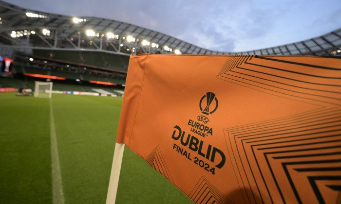 Feature, Eckfahne im Aviva Stadium mit UEFA Europa League Finale 2024 Logo, Abschluss Training Bayer 04 Leverkusen (LEV)