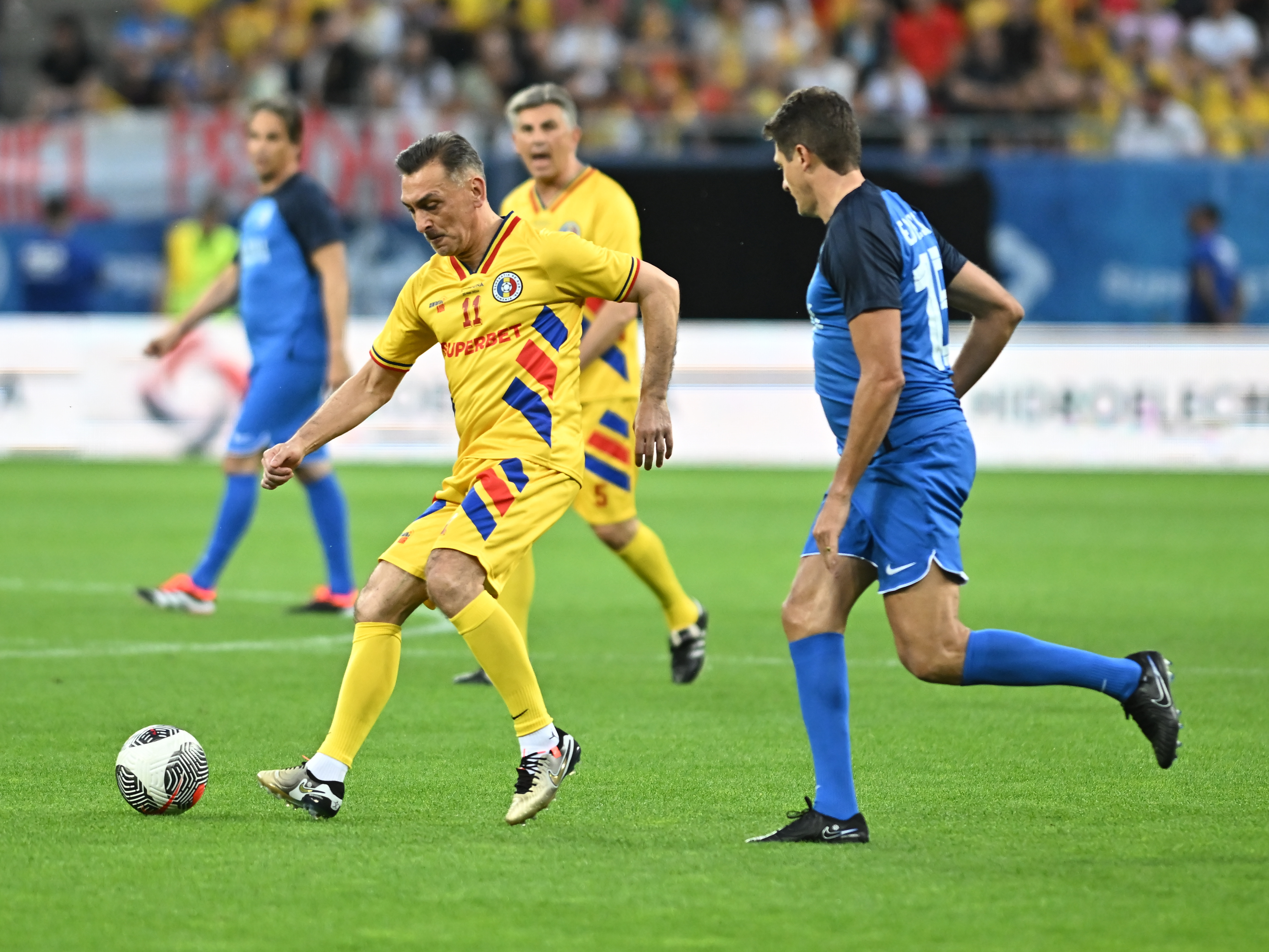 Ilie Dumitrescu, declarații chiar în timpul meciului de retragere a Generației de Aur: ”N-a fost ce trebuie”