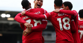 Craven Cottage, Fulham, London, UK. 21st Apr, 2024. Premier League Football, Fulham versus Liverpool; Ryan Gravenberch of Liverpool celebrates with Virgil van Dijk after he scores for 1-2 in the 53rd minute Credit: Action Plus Sports/Alamy Live News