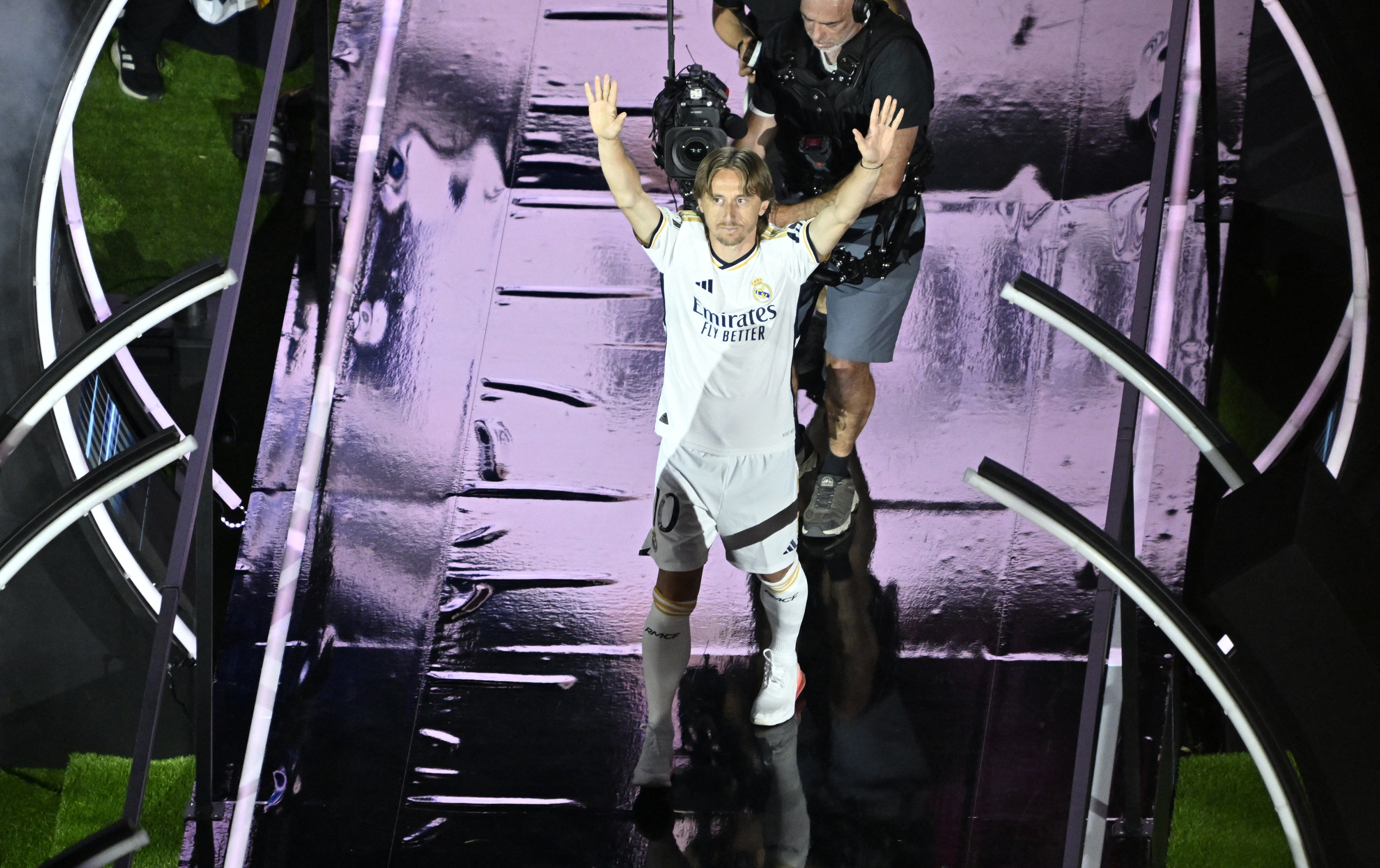 Luka Modric a semnat! Ce a transmis Real Madrid