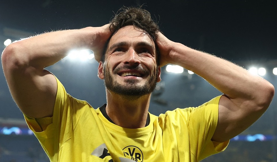 S-a făcut coadă! 4 echipe pe urmele lui Mats Hummels