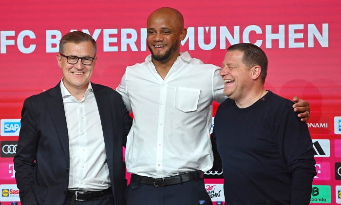 v.li:Jan Christian DREESEN (Vorstandsvorsitzender FCB), Trainer Vincent KOMPANY (Bayern Muenchen), Max EBERL (Sportvorst
