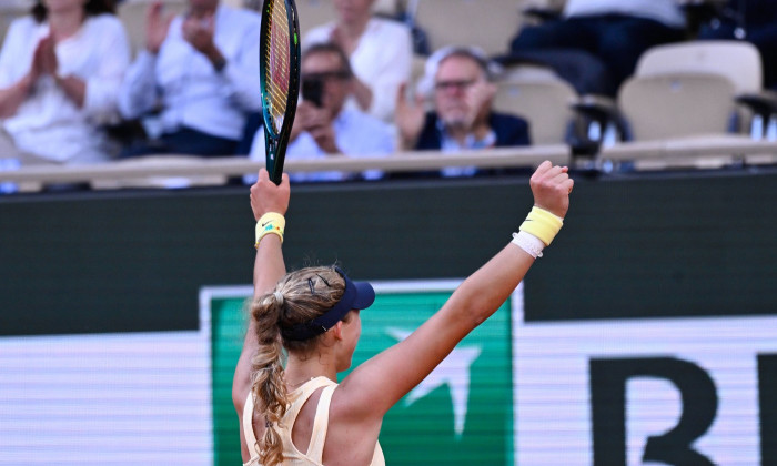Mirra Andreeva ( RUS ) celebrates her match victory during the 2024 French Open at Roland Garros on June 5, 2024 in Pari