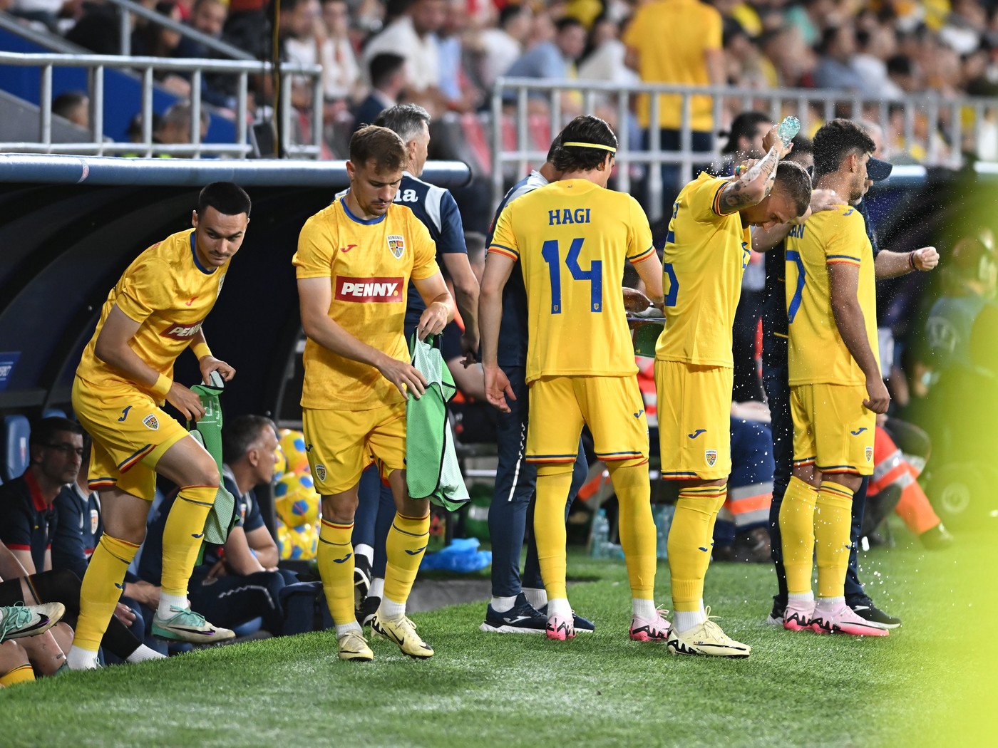 10 schimbări! Echipa de start a României pentru meciul cu Liechtenstein