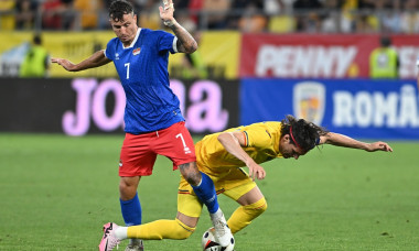 Marcel Büchel și Ianis Hagi, în amicalul Romania-Liechtenstein / Foto: Sport Pictures