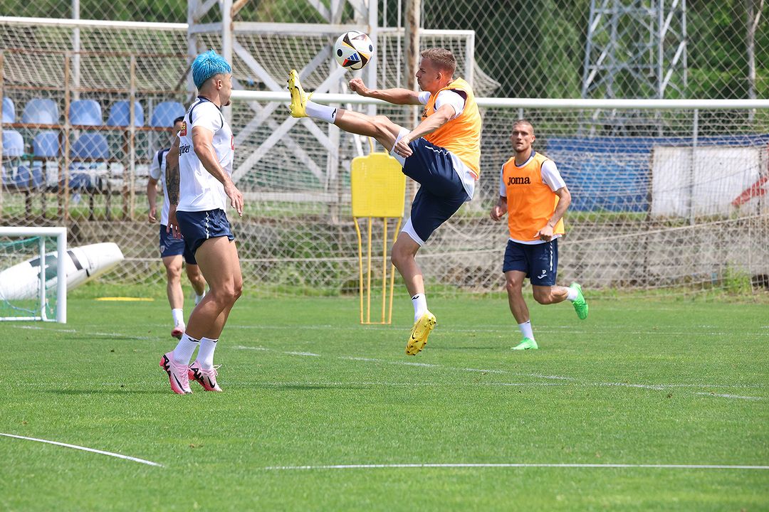 ”Tricolorii” lui Edi Iordănescu au reluat pregătirile pentru debutul la EURO 2024