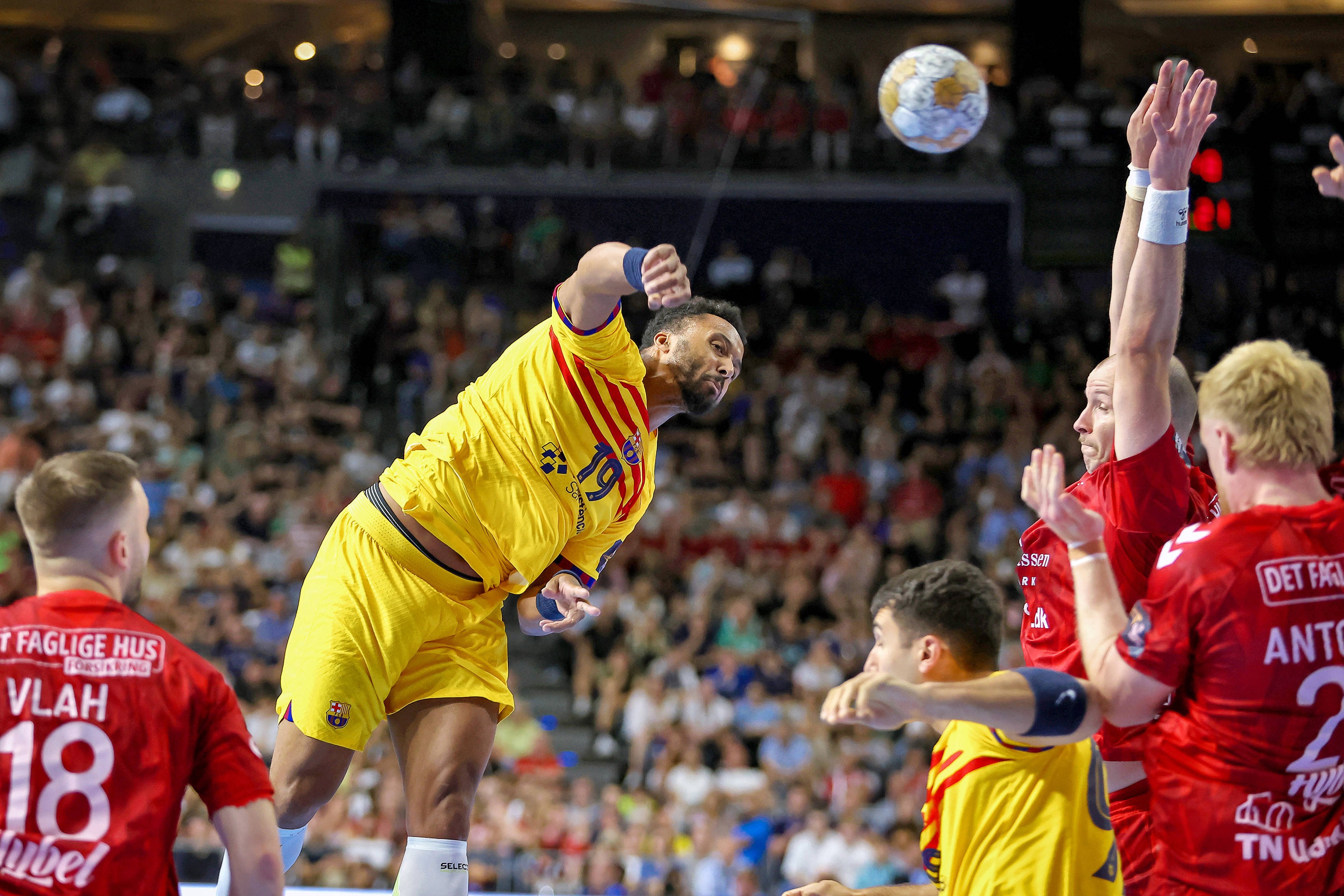 Final Four Champions League | Barcelona - Aalborg 31-30. Catalanii au câștigat trofeul! / Magdeburg - Kiel 28-32