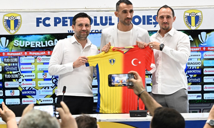 Cristian Fogarassy, Claudiu Tudor si Mehmet Topal / Foto: Sport Pictures