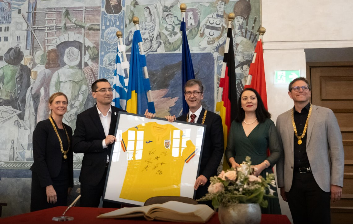Cum a fost primită conducerea FRF la Wurzburg. Răzvan Burleanu a scris în cartea orașului