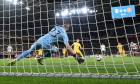 Dennis Man rateaza un penalty executat la poarta lui Ivan Dyulgerov in meciul amical de fotbal dintre Romania si Bulgari