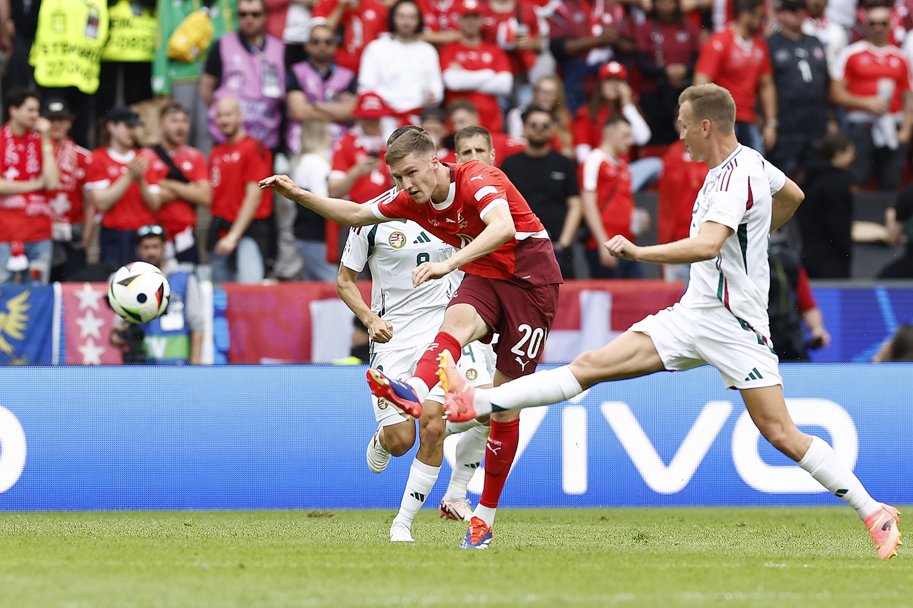 EURO 2024 | Ungaria - Elveția 1-2, ACUM, pe digisport.ro. Barnabas Varga a redus din diferență