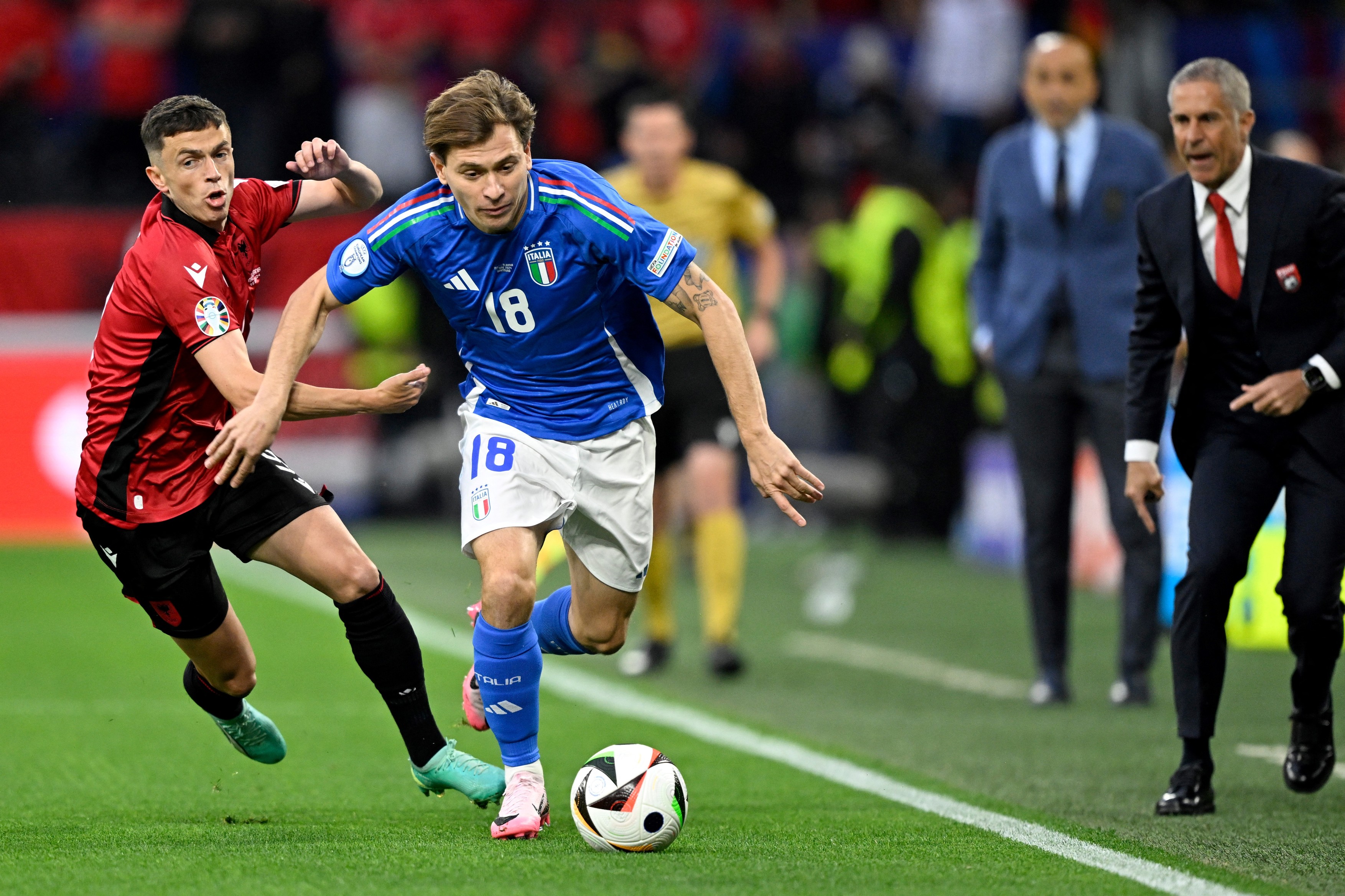 Italia - Albania 2-1, ACUM, pe digisport.ro. Barella a întors scorul!