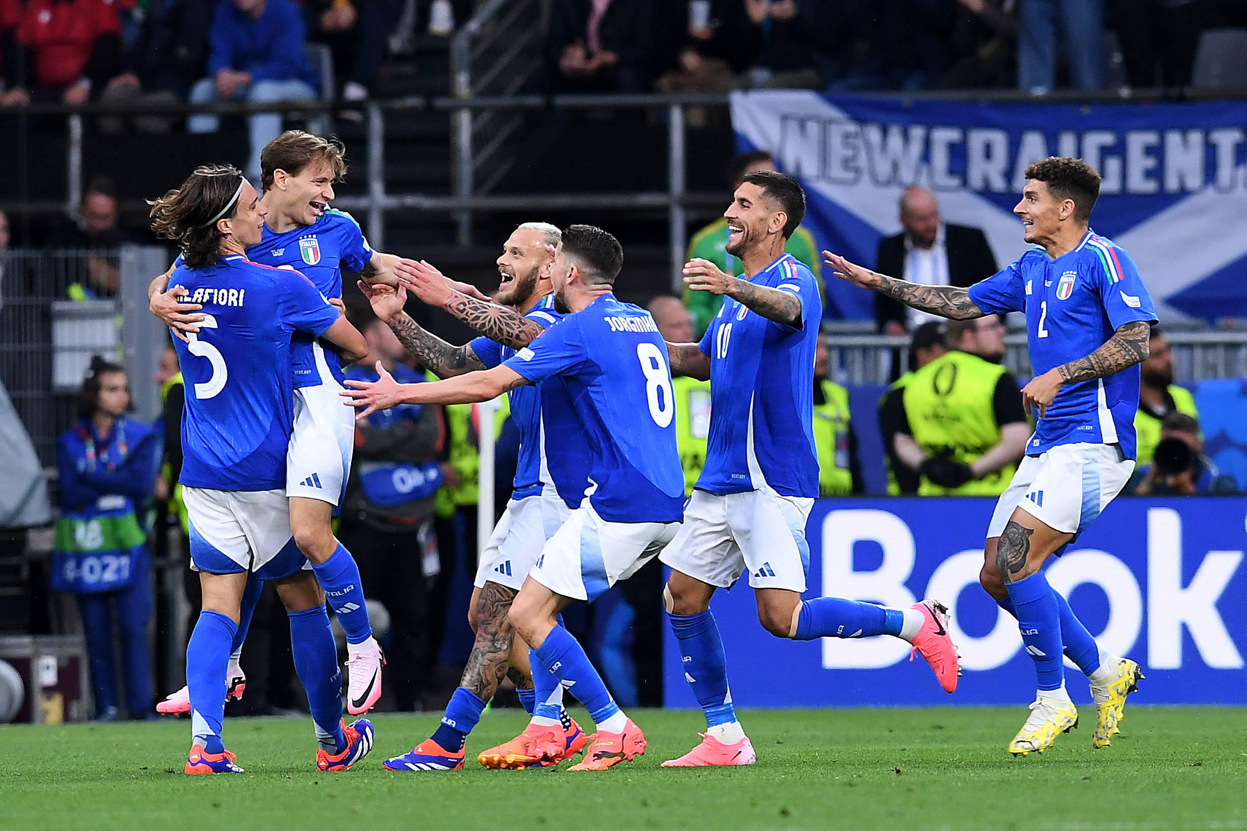 Italia - Albania 2-1. Italienii au debutat cu dreptul la Campionatul European