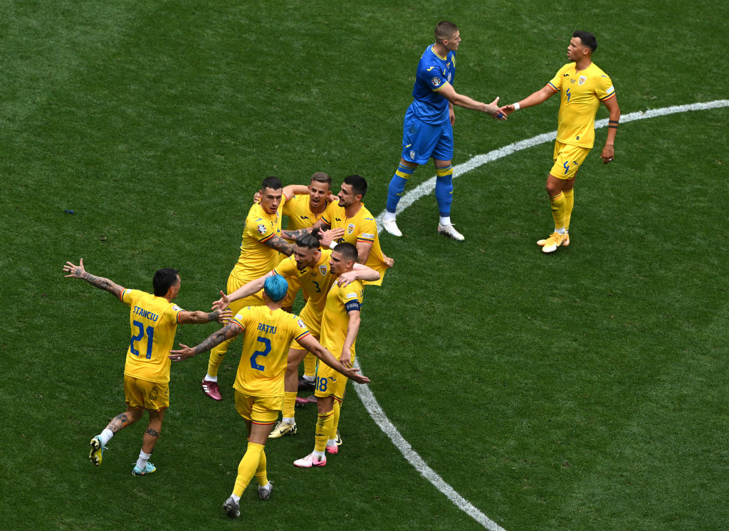 Primul lucru făcut de jucătorii României, imediat după victoria cu 3-0 contra Ucraina