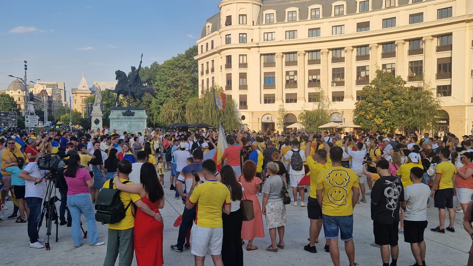 Victoria cu Ucraina i-a scos în stradă! Suporterii României au sărbătorit la Universitate succesul de la EURO 2024