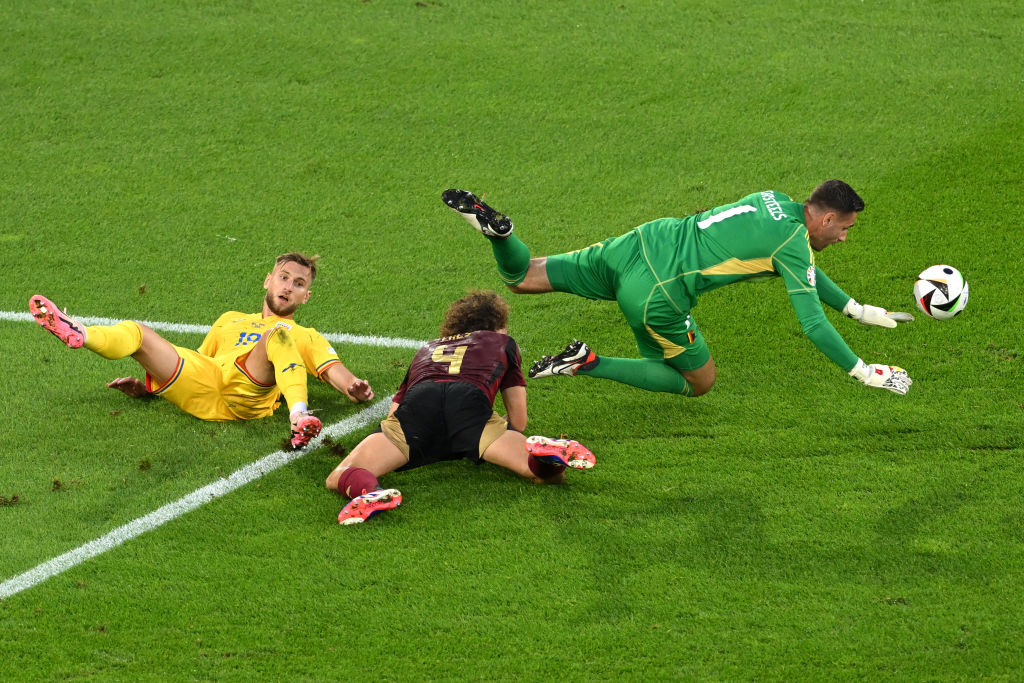 Belgia - România 1-0, ACUM. Ocazie uriașă ratată de Dennis Man