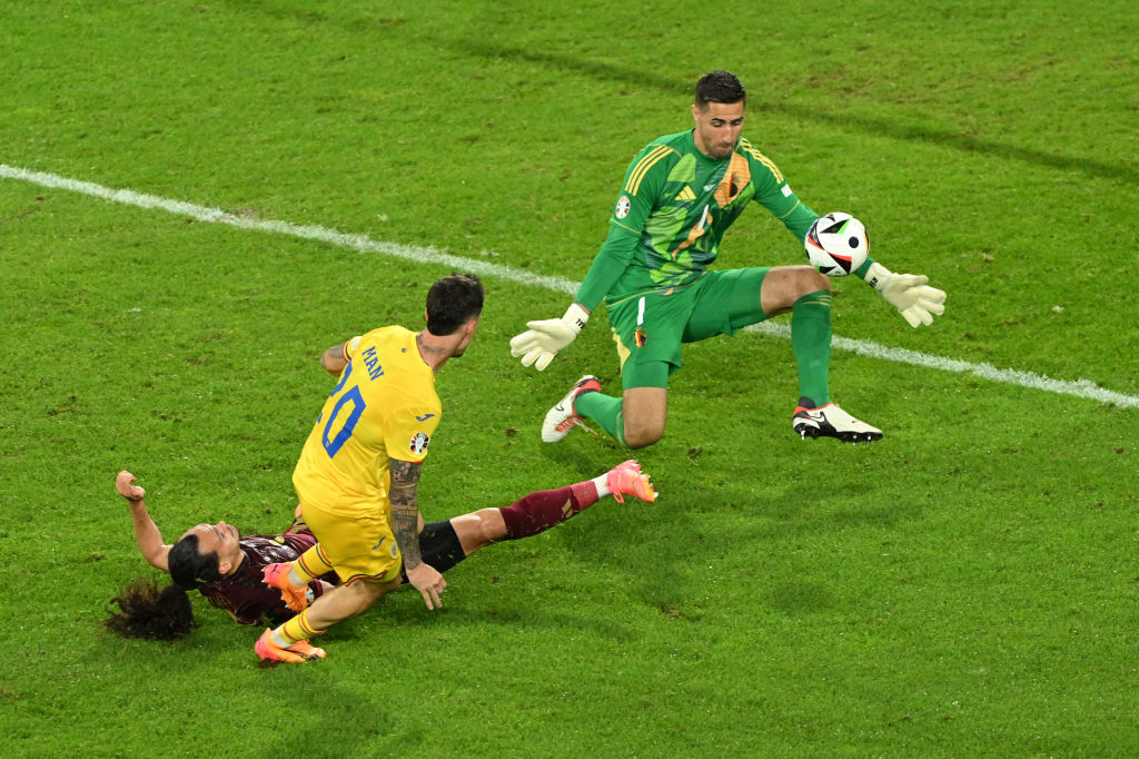 Belgia - România 1-0, ACUM. Ocazie uriașă ratată de Dennis Man