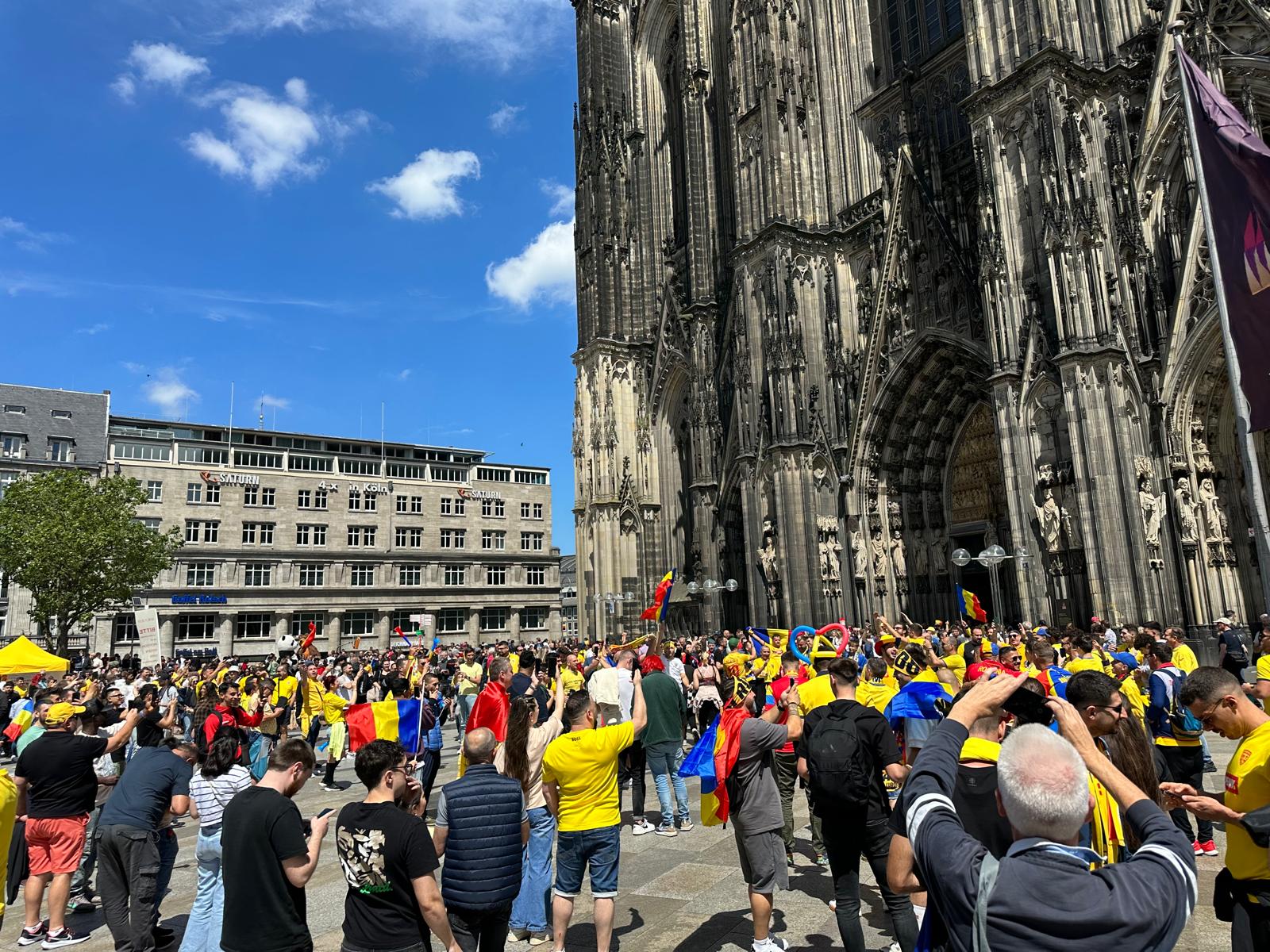 Mesajul afișat de un grup de suporteri steliști la Koln, înainte de Belgia - România