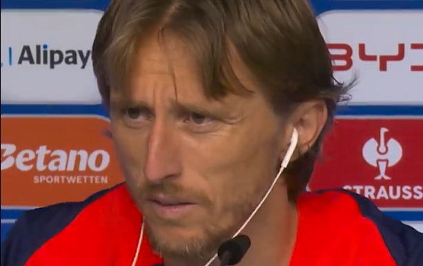 Scene rar întâlnite cu un jurnalist italian și Luka Modric, la conferința de presă de după Croația - Italia 1-1