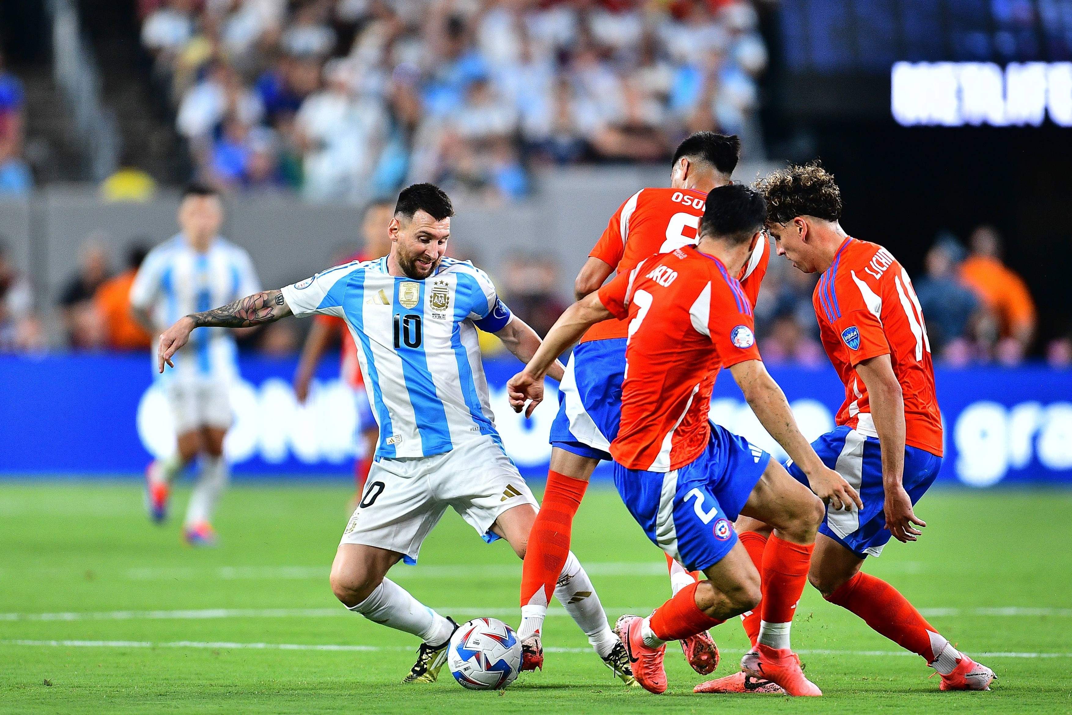 Copa America | Argentina a învins-o pe Chile cu 1-0, însă chilienii au acuzat dur arbitrajul. Peru - Canada 0-1