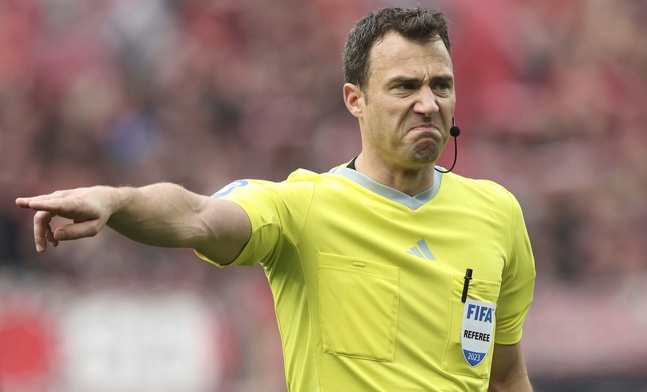 UEFA a desemnat la România - Olanda un arbitru suspendat pentru luare de mită