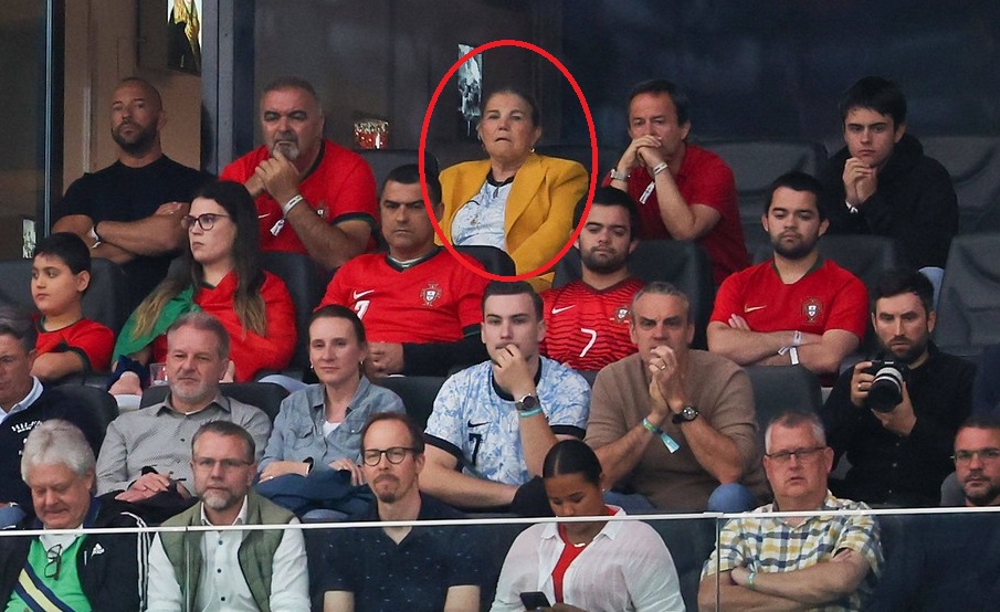 Mama lui Cristiano Ronaldo a fost surprinsă de camere în tribune, în timp ce fiul său plângea în hohote