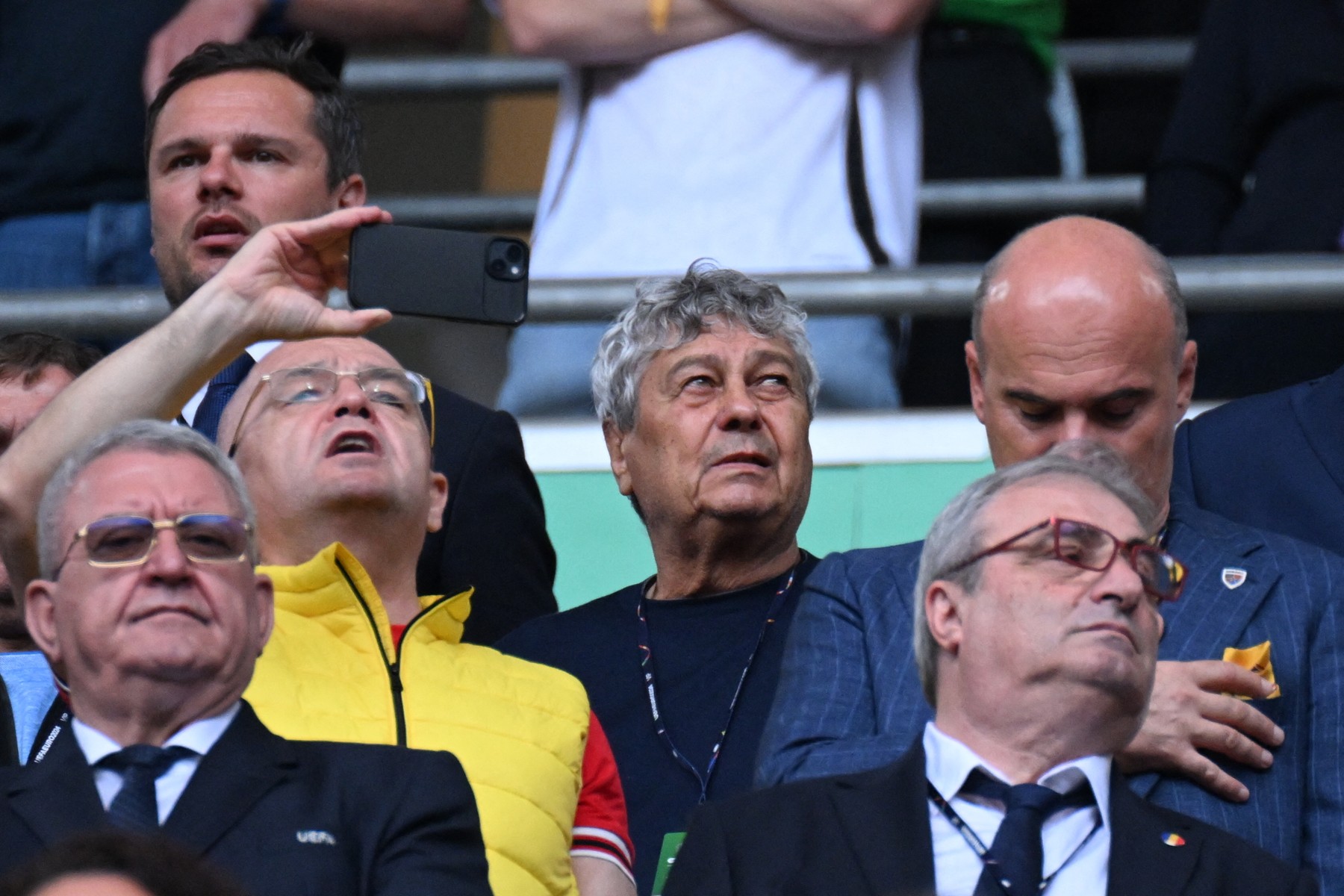 Să nu vadă olandezii! Mircea Lucescu, după meciul de la EURO: ”Noi nu am jucat împotriva Olandei”