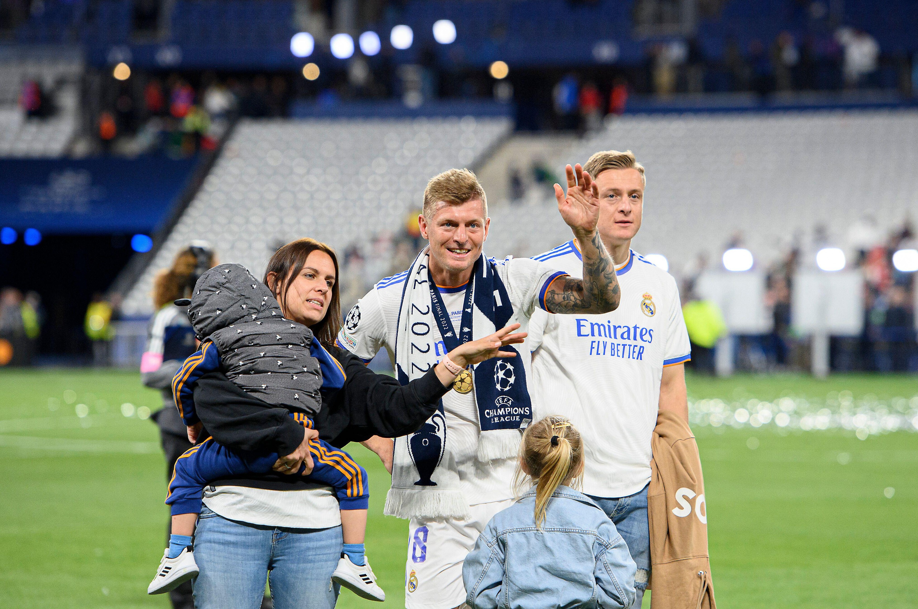 Soția lui Toni Kroos, mesaj emoționant după ce mijlocașul și-a încheiat cariera: ”Eroul nostru!”