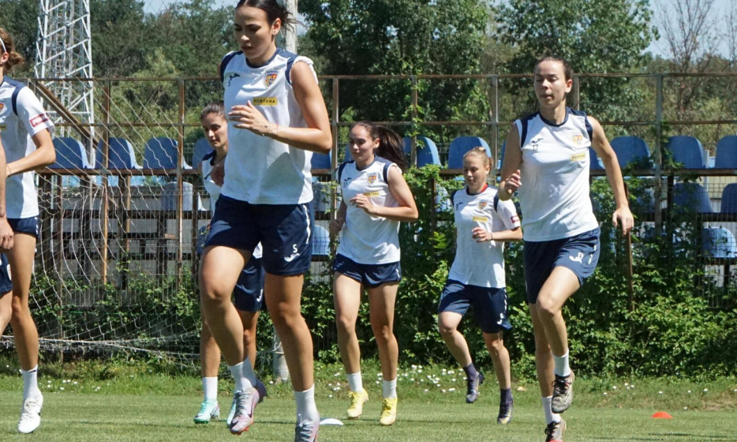 ECHIPA NATIONALA DE FOTBAL FEMININ (10)