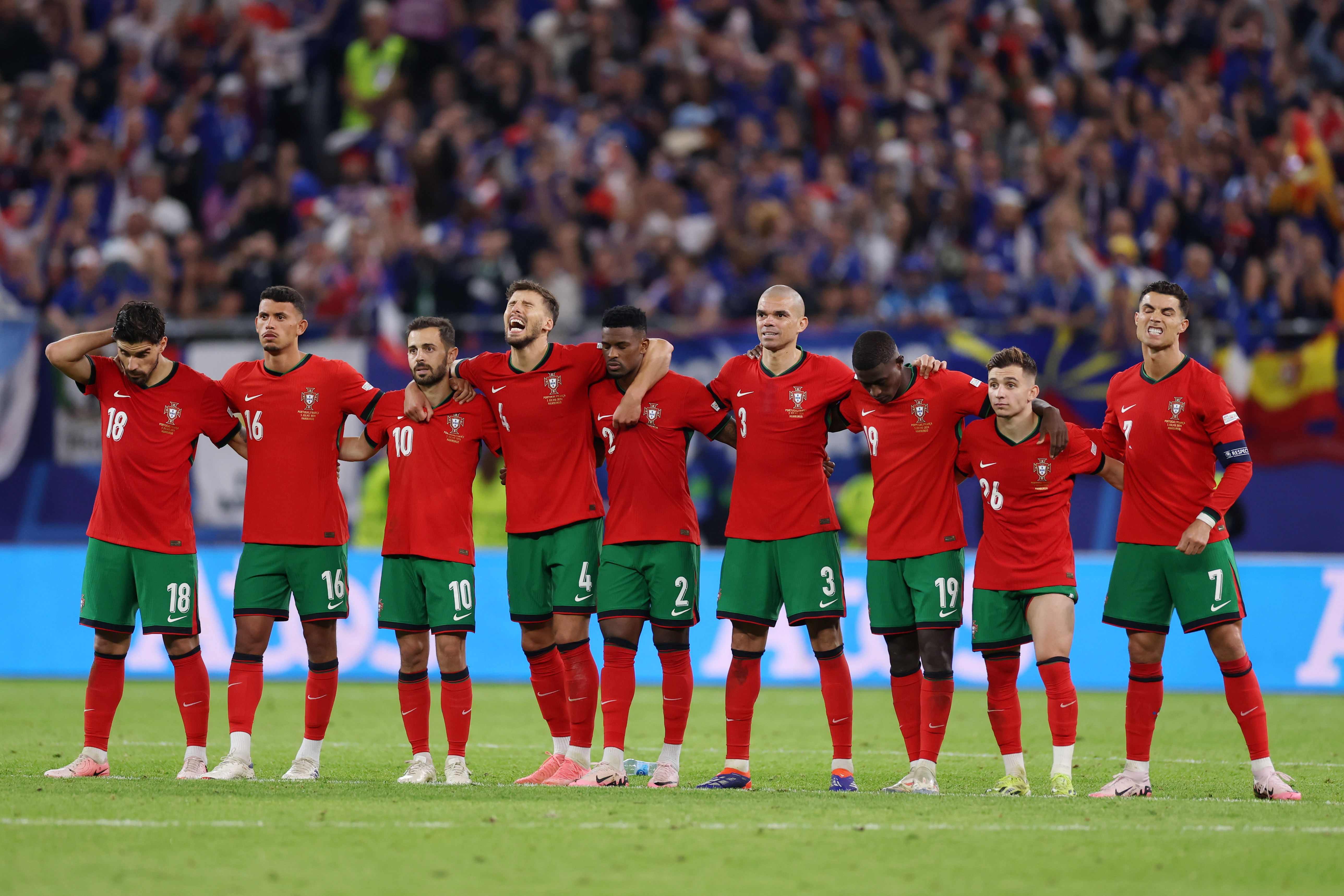 Au apărut imaginile! Singurul care a făcut asta: gestul lui Ronaldo după eliminarea de la EURO 2024
