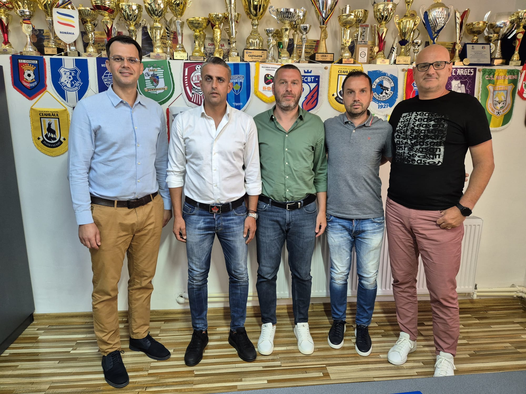 Sorin Paraschiv și Valentin Badea fac echipă la un club din Liga 3