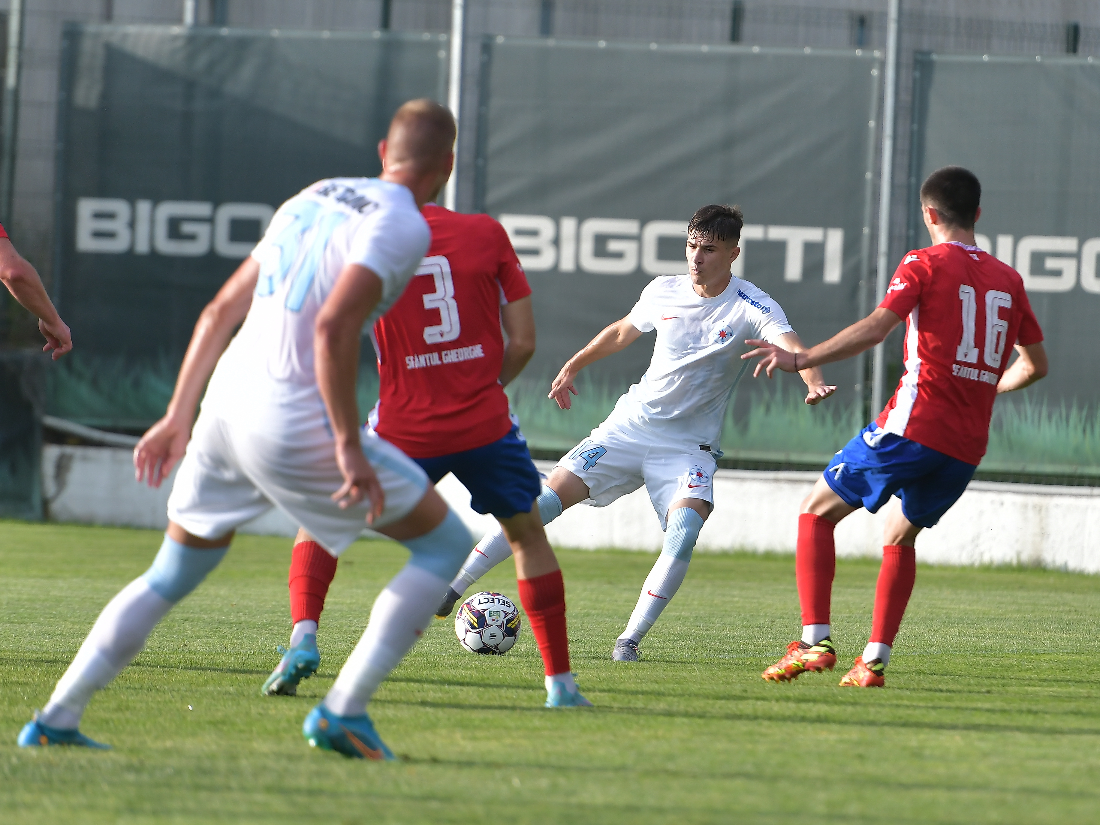 OUT de la FCSB! A semnat cu altă echipă din SuperLiga