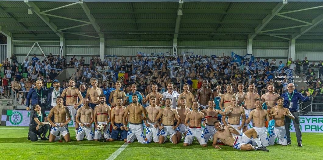 Corvinul - Paksi 0-0, DGS 1. Echipele de start. Nu s-a umplut stadionul din Sibiu. În tur: 4-0