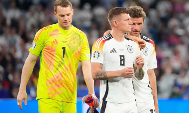 14.06.2024, Allianz-Arena, Munich, GER, EM UEFA 2024, Group A, Germany vs Scotland, in the picture the German players thank the fans who traveled with them, Manuel Neuer (Germany #1), Toni Kroos (Germany #8), Thomas Muller/Mueller (Germany #13)