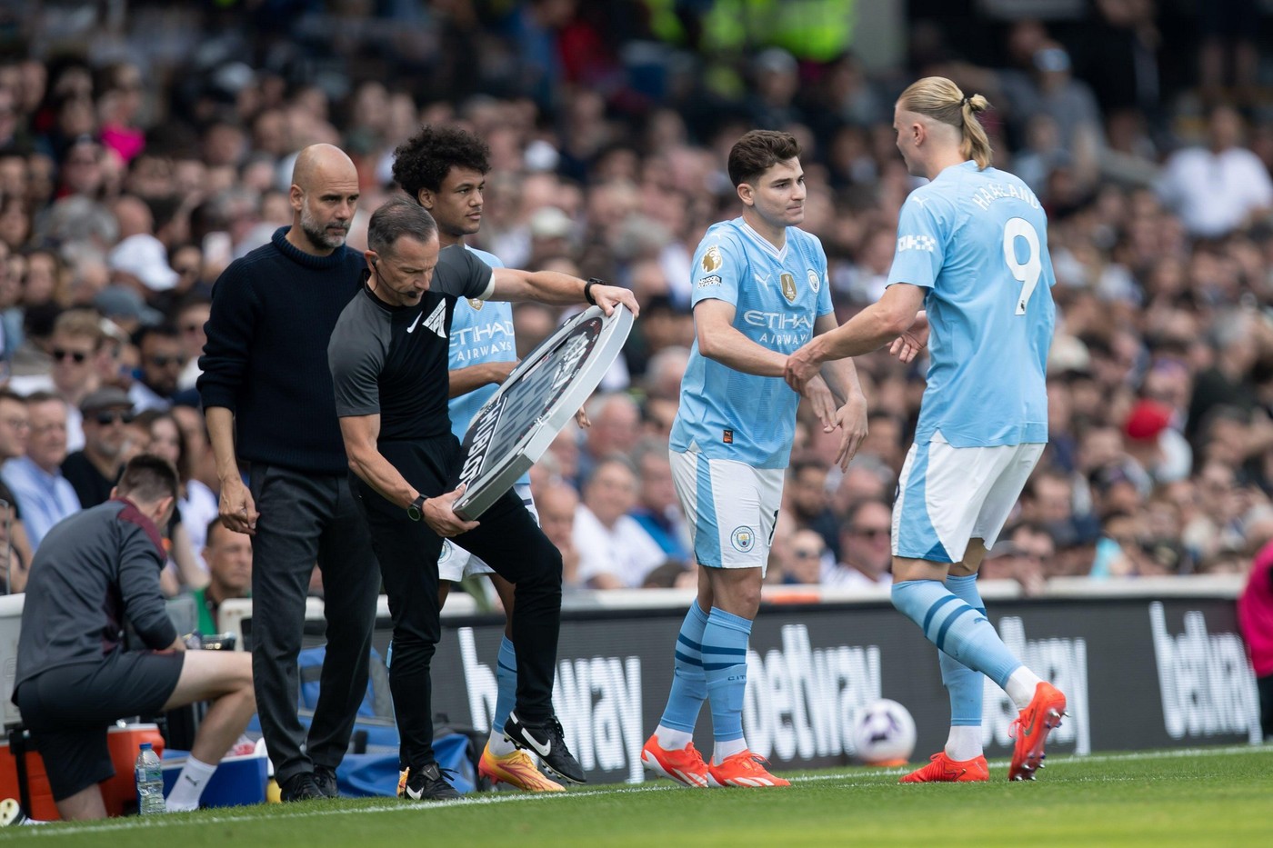 Și-a cerut plecarea de la Manchester City! Campionul mondial care nu mai vrea să rămână pe Etihad