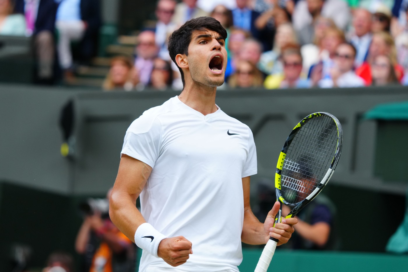 Carlos Alcaraz, campion la Wimbledon 2024! Victorie clară, în trei seturi, în fața lui Novak Djokovic