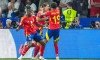celebrate the goal, Torjubel zum 2:1 Mikel Oyarzabal (Spanien Spain, 21) mit Nico Williams (Spanien Spain, 17), Lamine Y