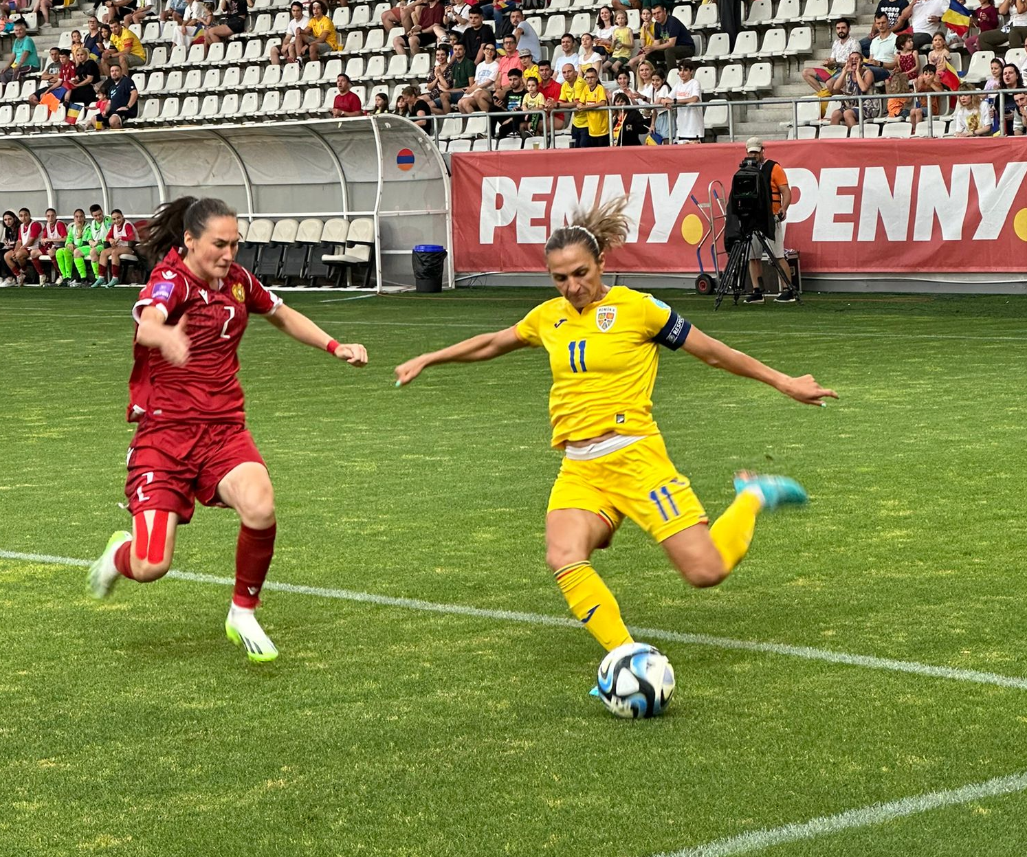 România - Armenia 0-0, ACUM, la Digi Sport 1. Fetele lui Pedrazzini au lovit bara
